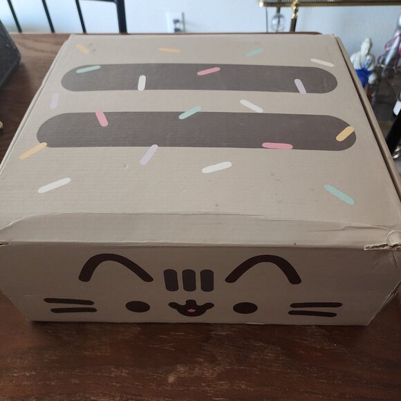 🔴SOLD🔴Pusheen Box Summer 2018 - Includes 7 out of 8 items BNWT, sealed, unopen - Picture 11 of 16
